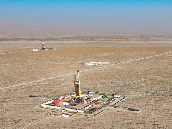 The Tarim Oilfield has put more than 100 new wells into production this year.(圖1)